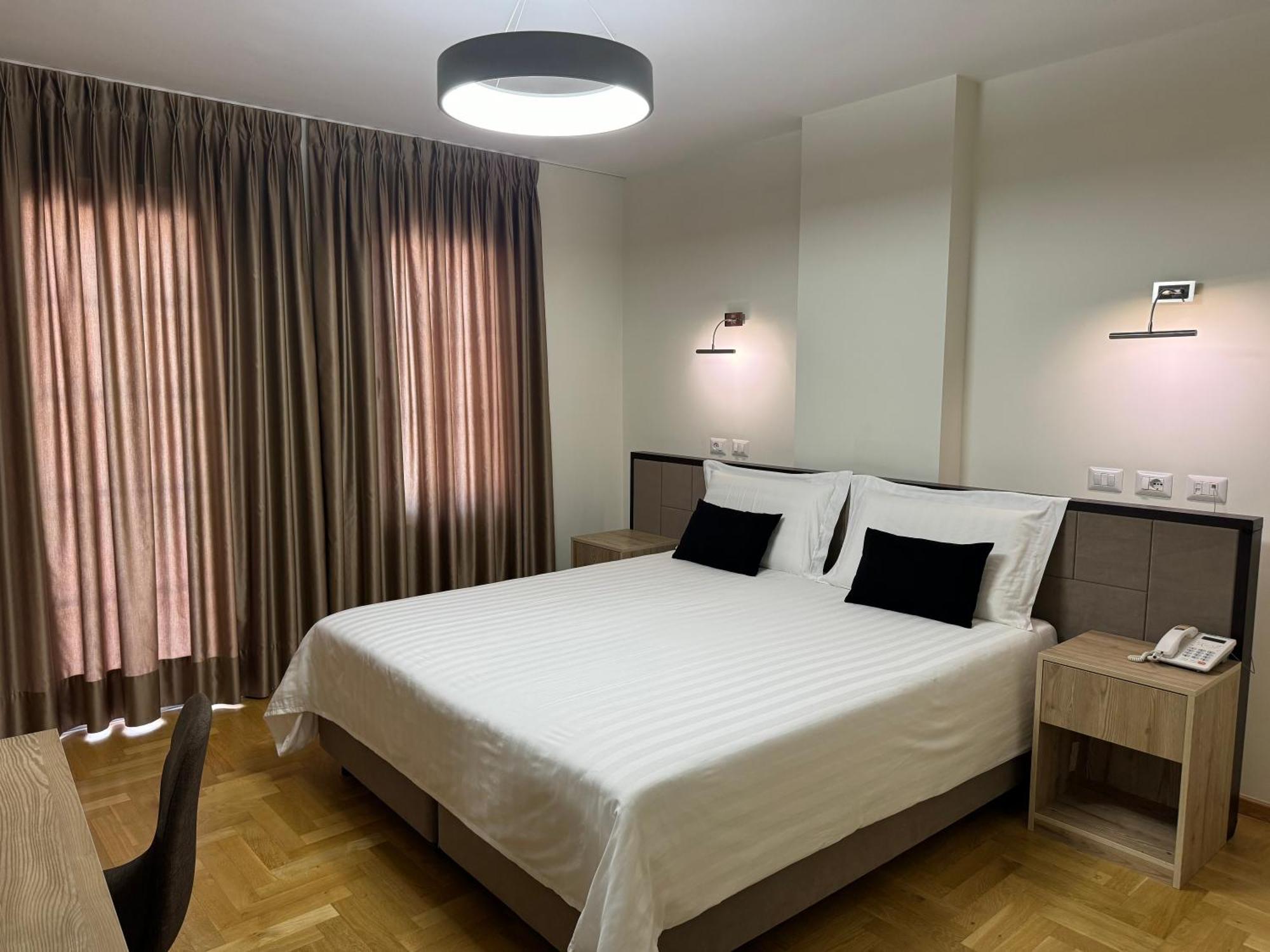 Mervin Hotel Krujë Екстериор снимка