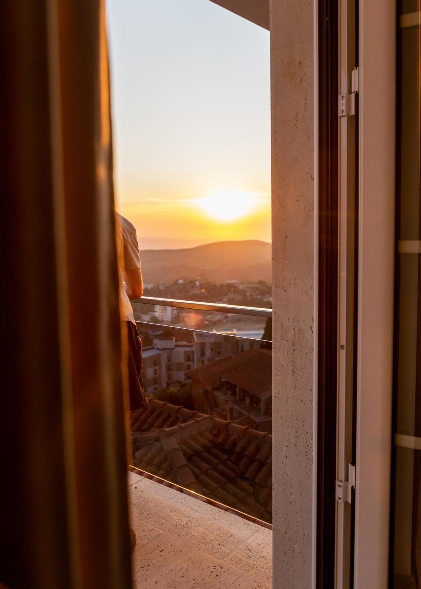 Mervin Hotel Krujë Екстериор снимка