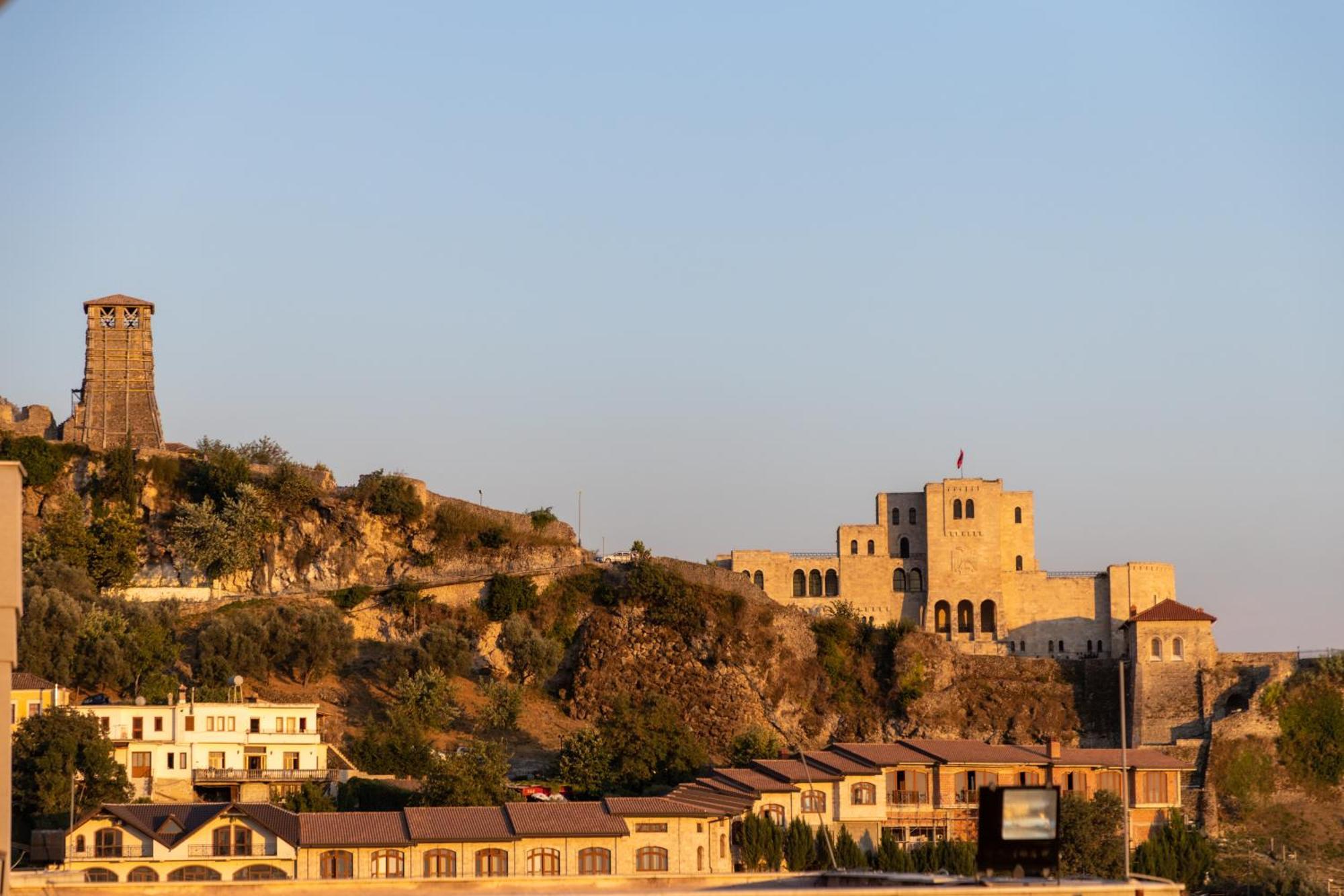 Mervin Hotel Krujë Екстериор снимка